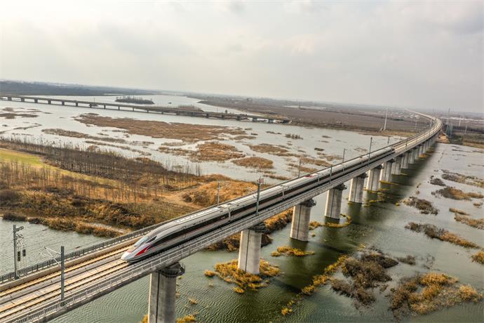 潍莱高速铁路：参建了潍莱高铁四电系统集成工程、站后改造四电工程、迁改工程